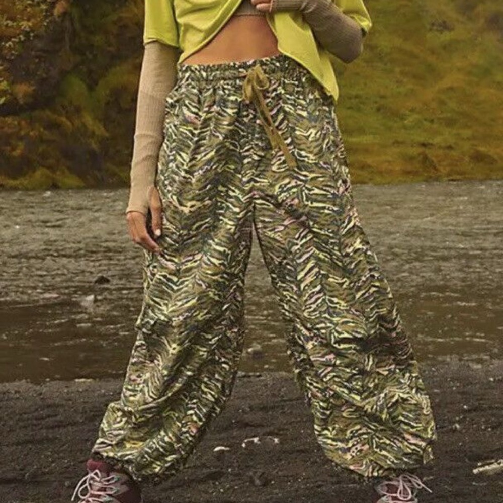 Free People Movement Zephyr Printed Pants Jogger Green Pink Size